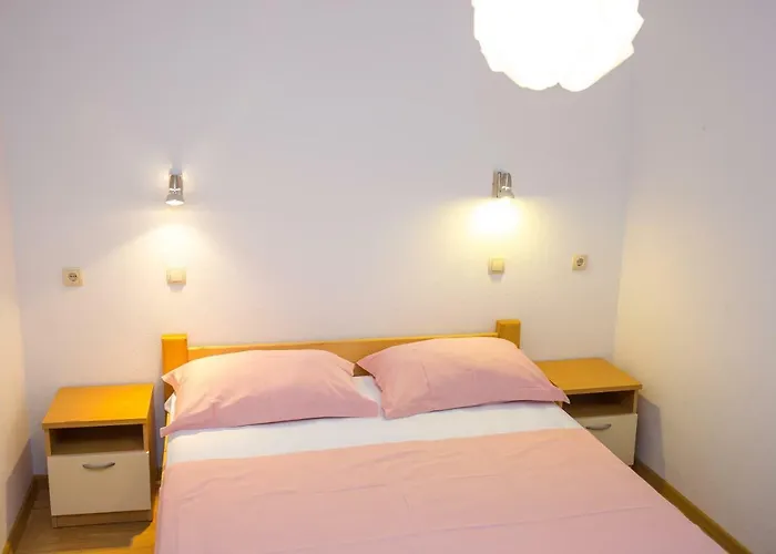 Rose Daire Trogir