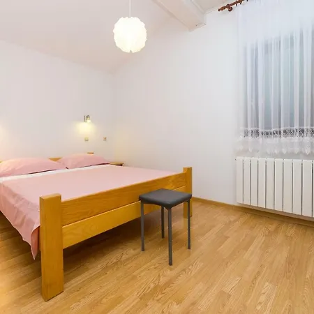 Rose Apartman *